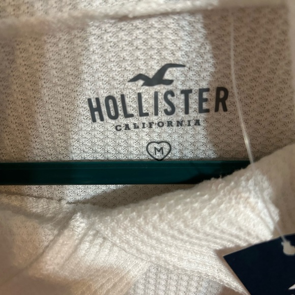 Women’s size medium Hollister waffle light weight hooded crop top. White - Picture 5 of 7